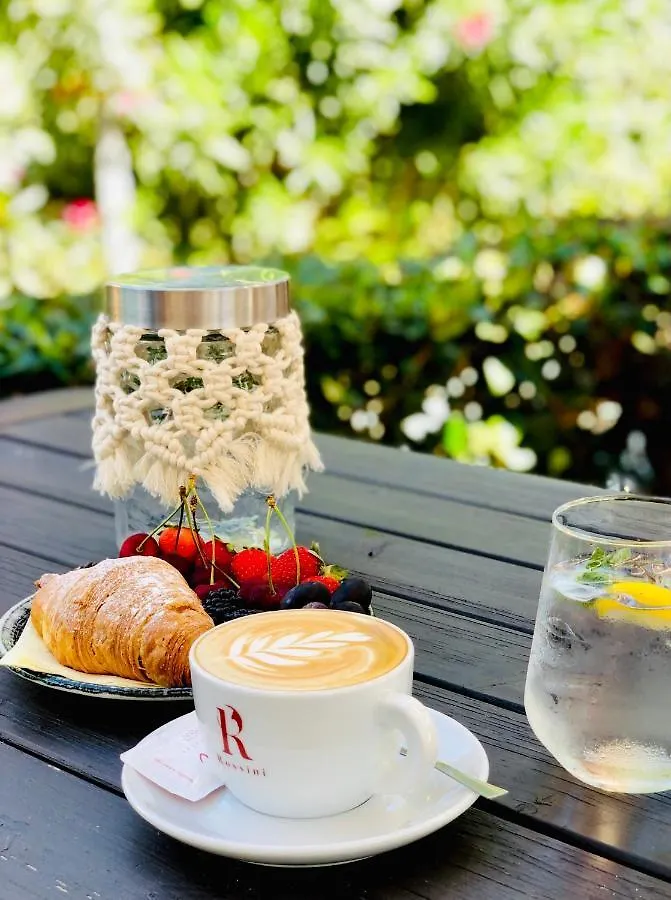 Godija Hotel & Suites Velipojë