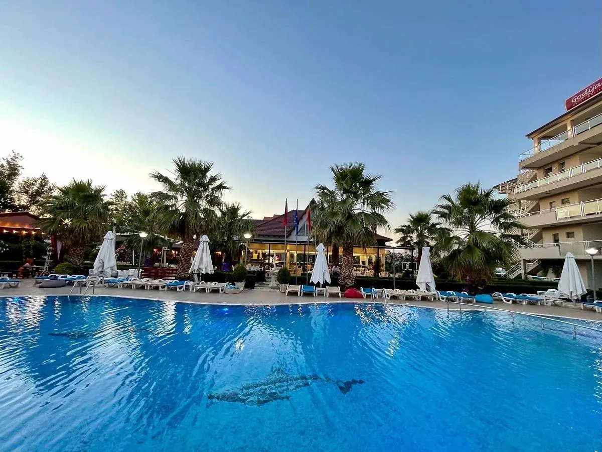 Godija Hotel & Suites Velipojë